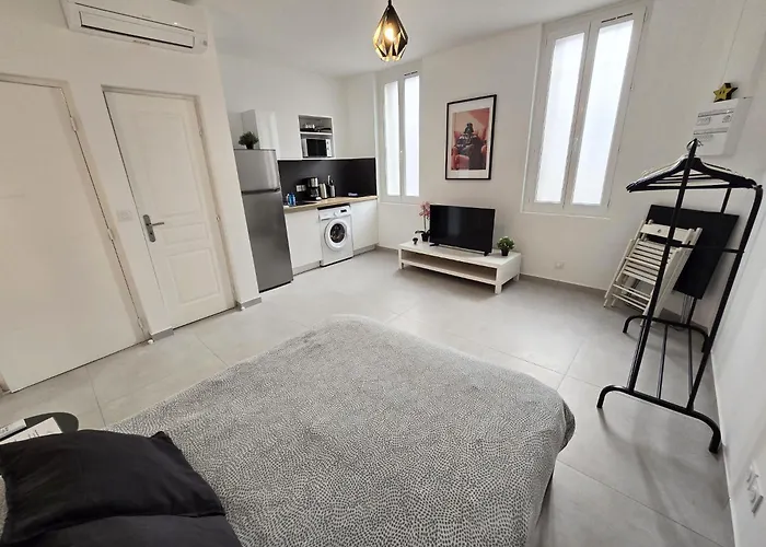 GregBnb - T2 Cocooning et chaise hamac -10min Gare